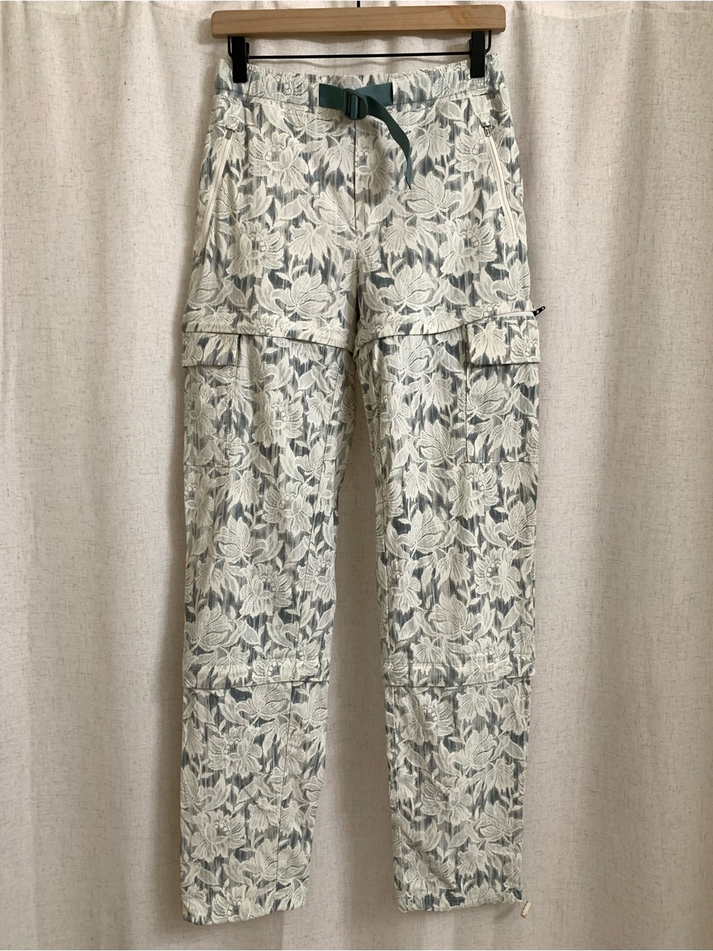 Athleta Trekkie Convertible Hiking Off-White Floral Teal Cargo Pant Size 4 TALL